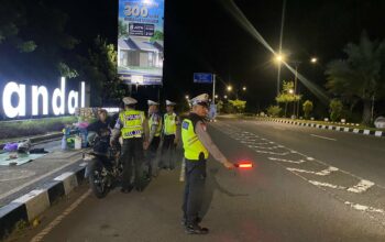 Polres Lombok Barat Konsisten Gelar Patroli Malam Tekan Potensi Gangguan Jalanan