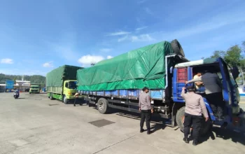 Polsek Kawasan Pelabuhan Lembar Jaga Ketertiban Bongkaran Kapal dari Jangkar